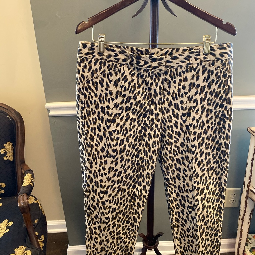 Larry Levine Black and Cream Leopard Skinny Pants